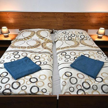 Penzion Saris プレショフ エクステリア 写真