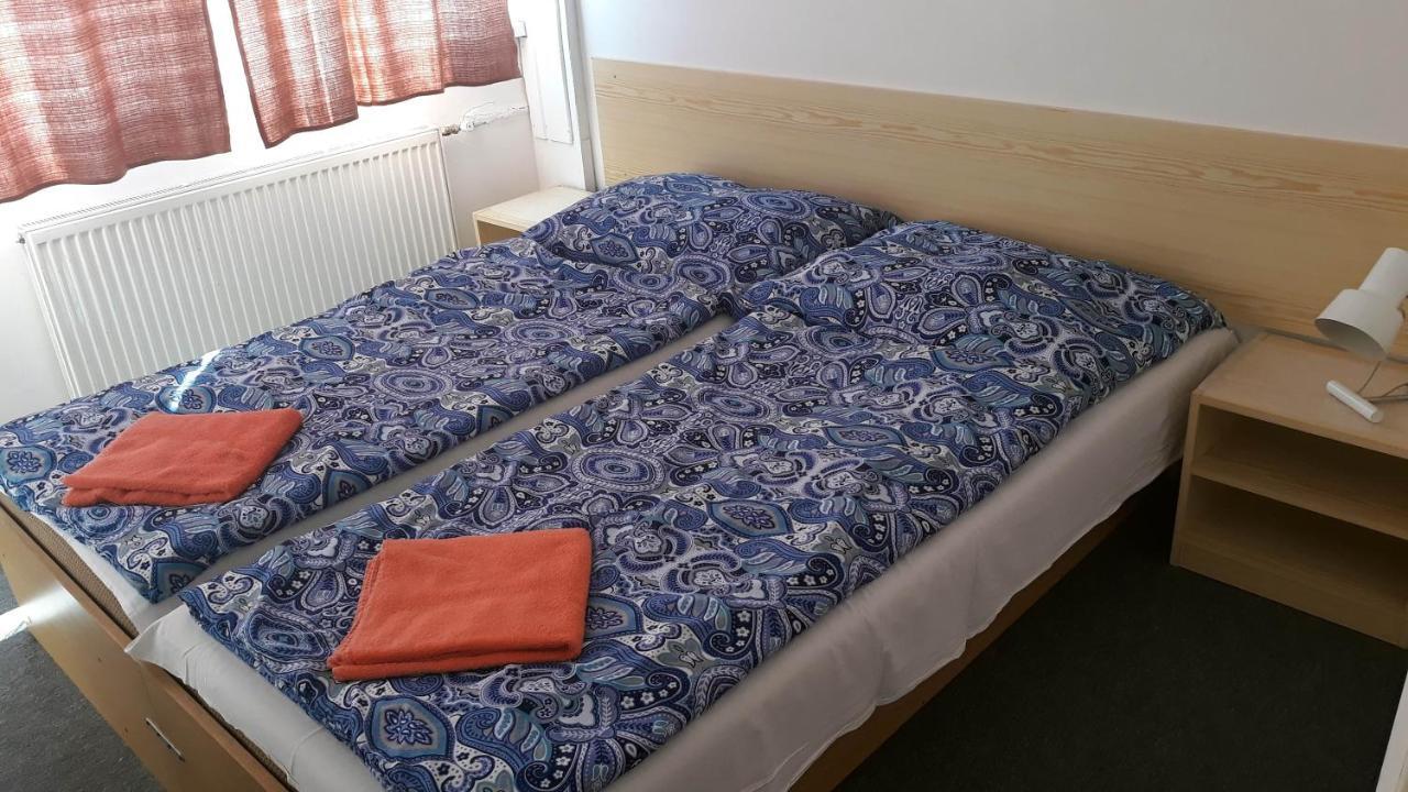 Penzion Saris プレショフ エクステリア 写真