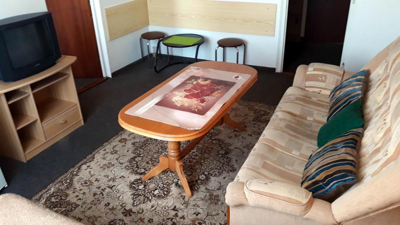 Penzion Saris プレショフ エクステリア 写真