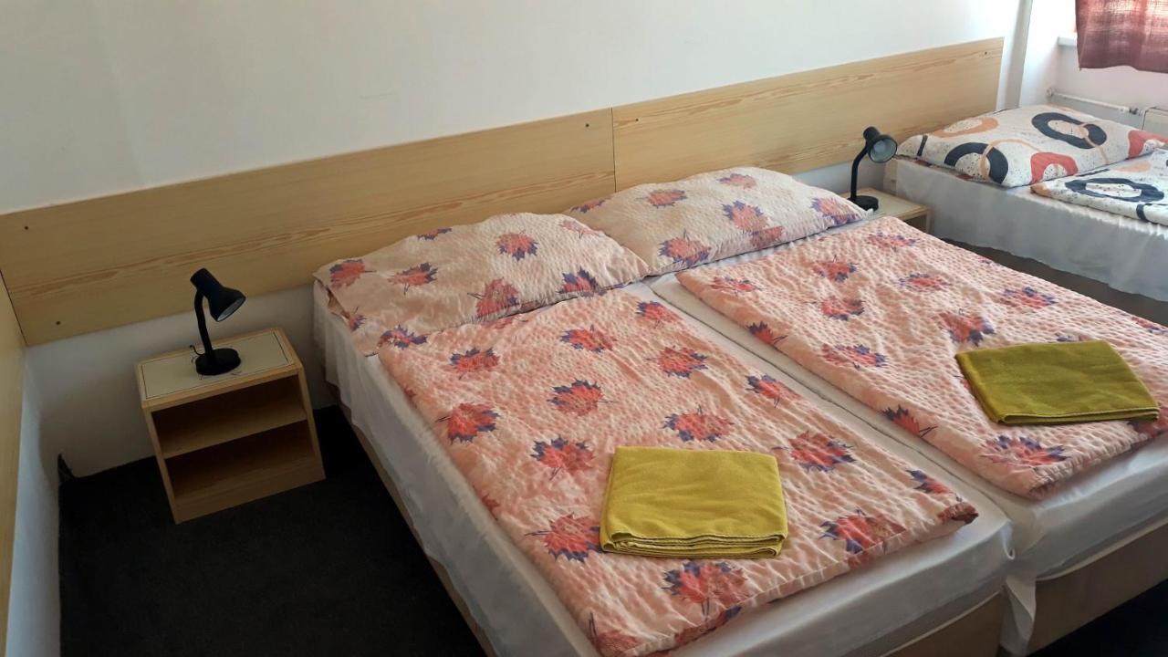 Penzion Saris プレショフ エクステリア 写真